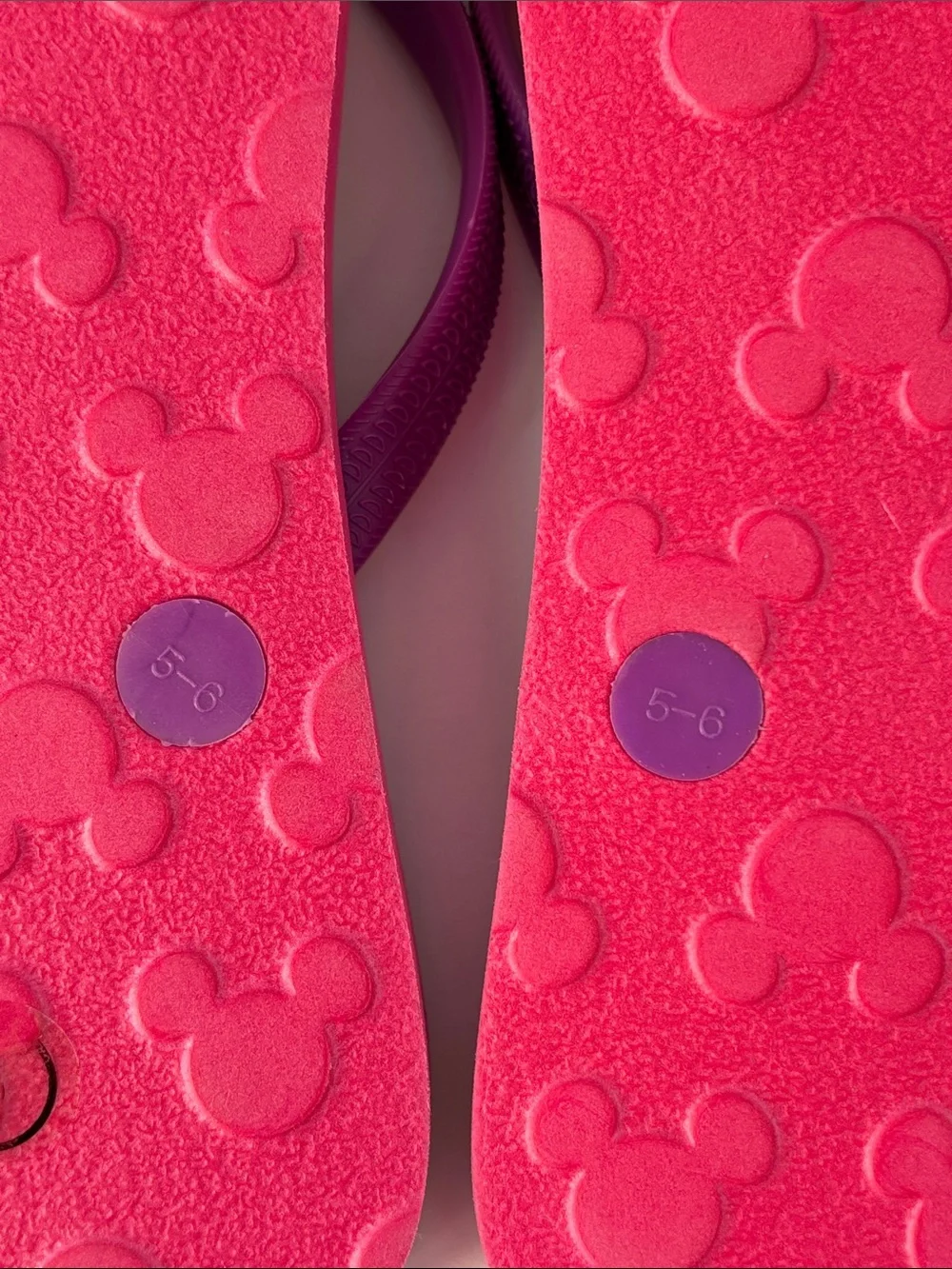 ✨ Disney Parks Mickey Mouse Flip Flops Youth Girls Size 5/6 New Without Tags 💖